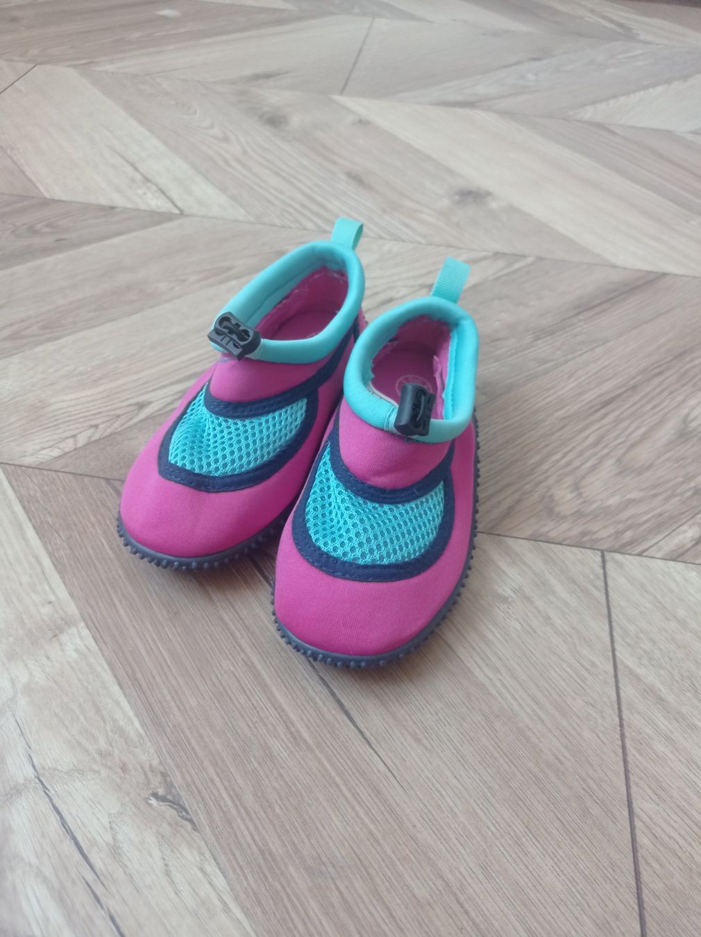 Scarpe per ragazze: Chaussures de baignade t. 27 – Nuovo (secondo la descrizione) da Collombey venduto da Anoushka83