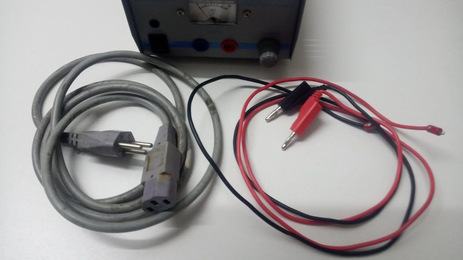 Modelleisenbahnen: Voltcraft  Gleichstrom Trafo – Gebraucht aus St-Imier von foto2hand 2