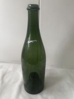 Antike,  grüne Glasflasche, um 1891, Deko 