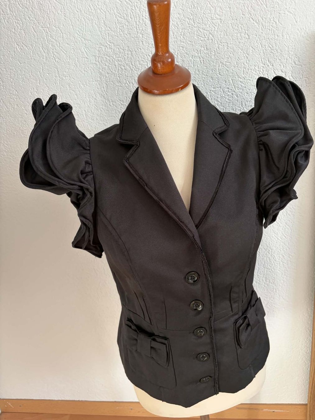 Bolero: Damen Blazer schwarz mit Puffärmeln M – Usato da Liestal venduto da aarroon