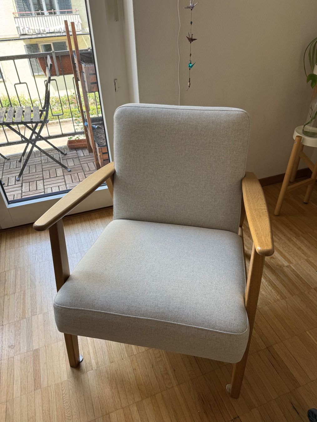 Ikea Poltrone: Sessel hellgrau Holzgestell guter Zustand – Usato da Zürich venduto da sofiaalpac
