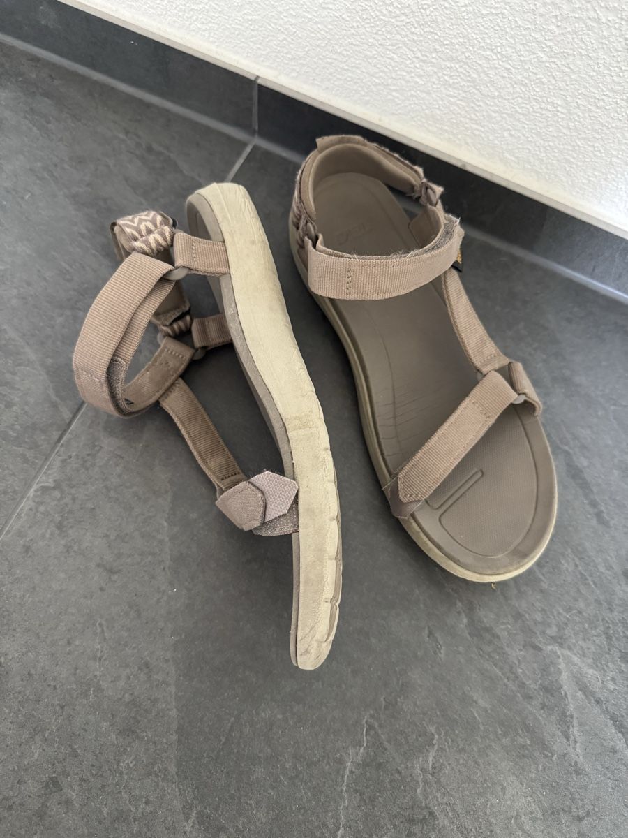 Teva Chaussures femmes: Teva 41 – D'occasion à Derendingen par Happyever