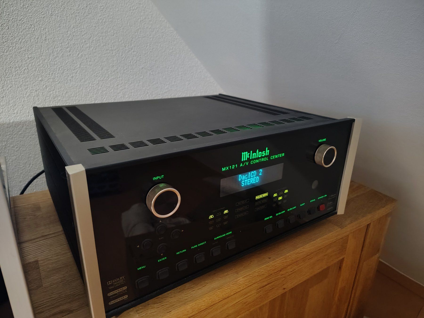 McIntosh Amplificatori: McIntosh MX 121 preamplifier – Usato da Basel venduto da Threemice