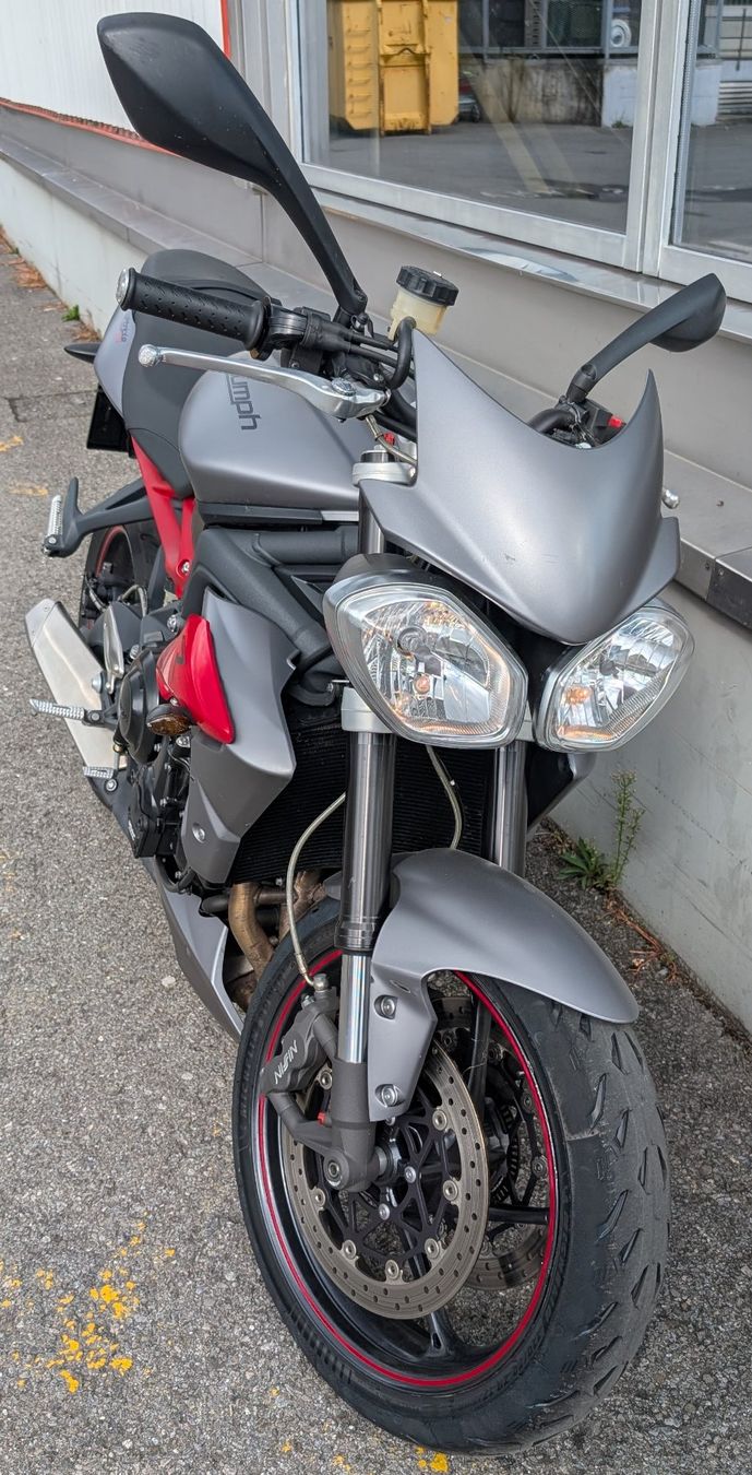 Triumph Strada: Triumph street triple 675 R – Usato da Monthey venduto da _Raph_