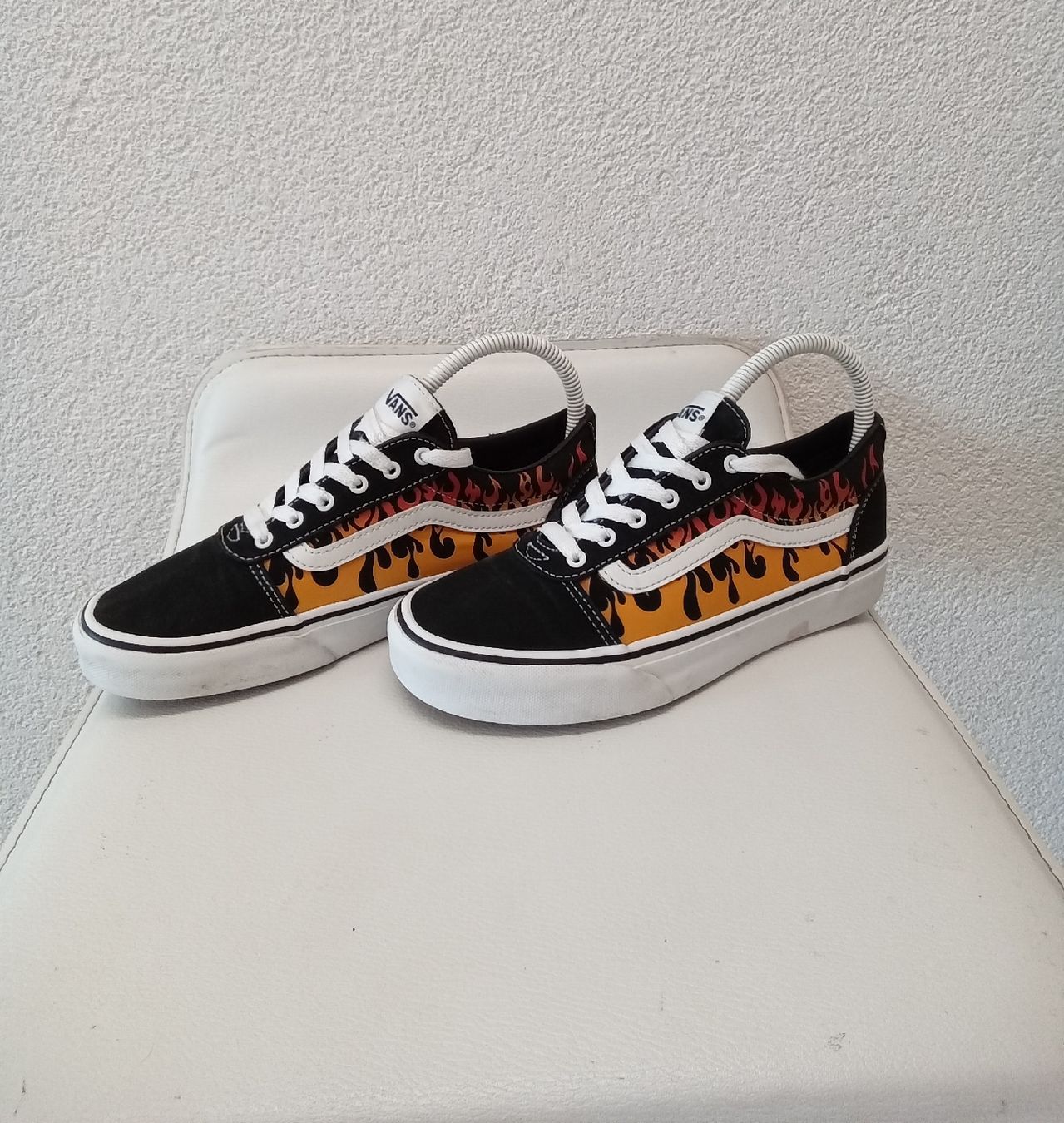 Vans Chaussures garçon: Baskets Vans Old Skool Flame - Taille 35.0 – Neuf (Voir description) à St-Sulpice VD par mar_th8v 2