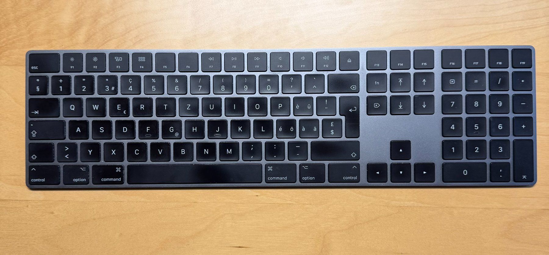 Tastiere: Apple Magic Keyboard mit Ziffernblock CH Layout – Usato da Binz venduto da Tempelritter