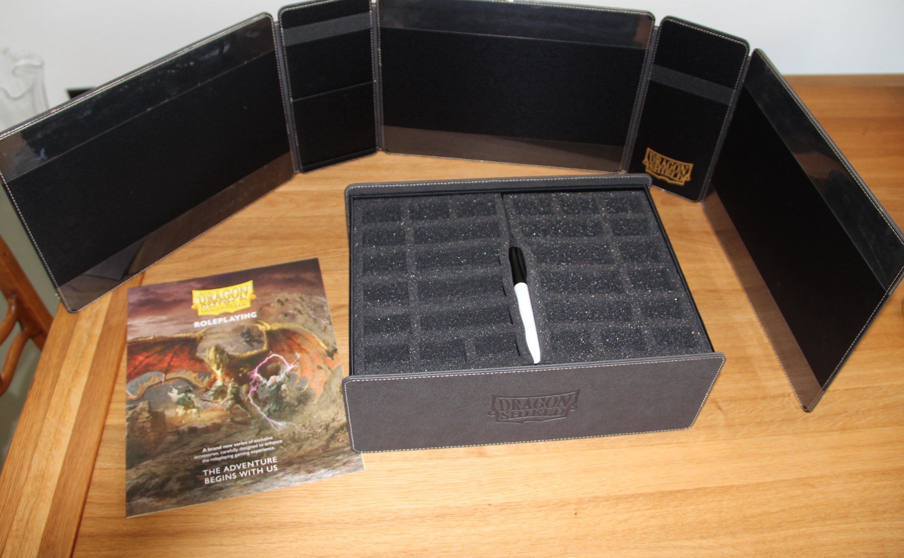 Spiele: D&D Game Master Companion Iron Grey Dragon Shield – Gebraucht aus Dübendorf von Baloo81 2