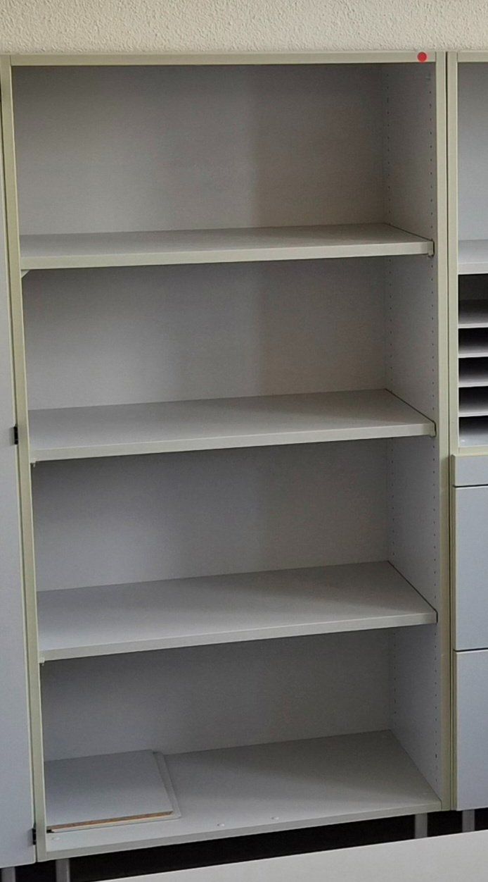Scaffali: Ordnerregal 4HO grau – Usato da Oetwil am See venduto da Goege0