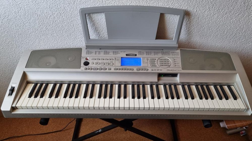 Keyboard Yamaha Portable Grand DGX300 Kaufen auf Ricardo