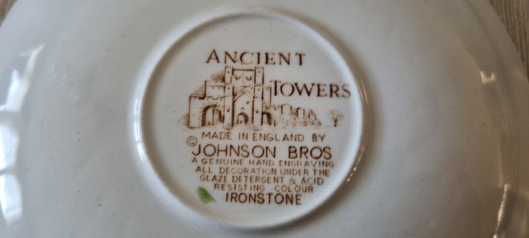 Set di piatti: Geschirrset ANCIENT TOWERS 17-teilig – Usato da Grossdietwil venduto da GNOM313 1