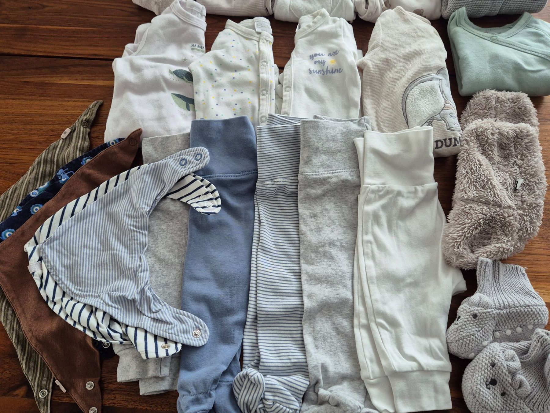 C&A Lotti & Set di vestiti: Kleiderpaket Baby Gr 56 – Usato da Volketswil venduto da Biin 1