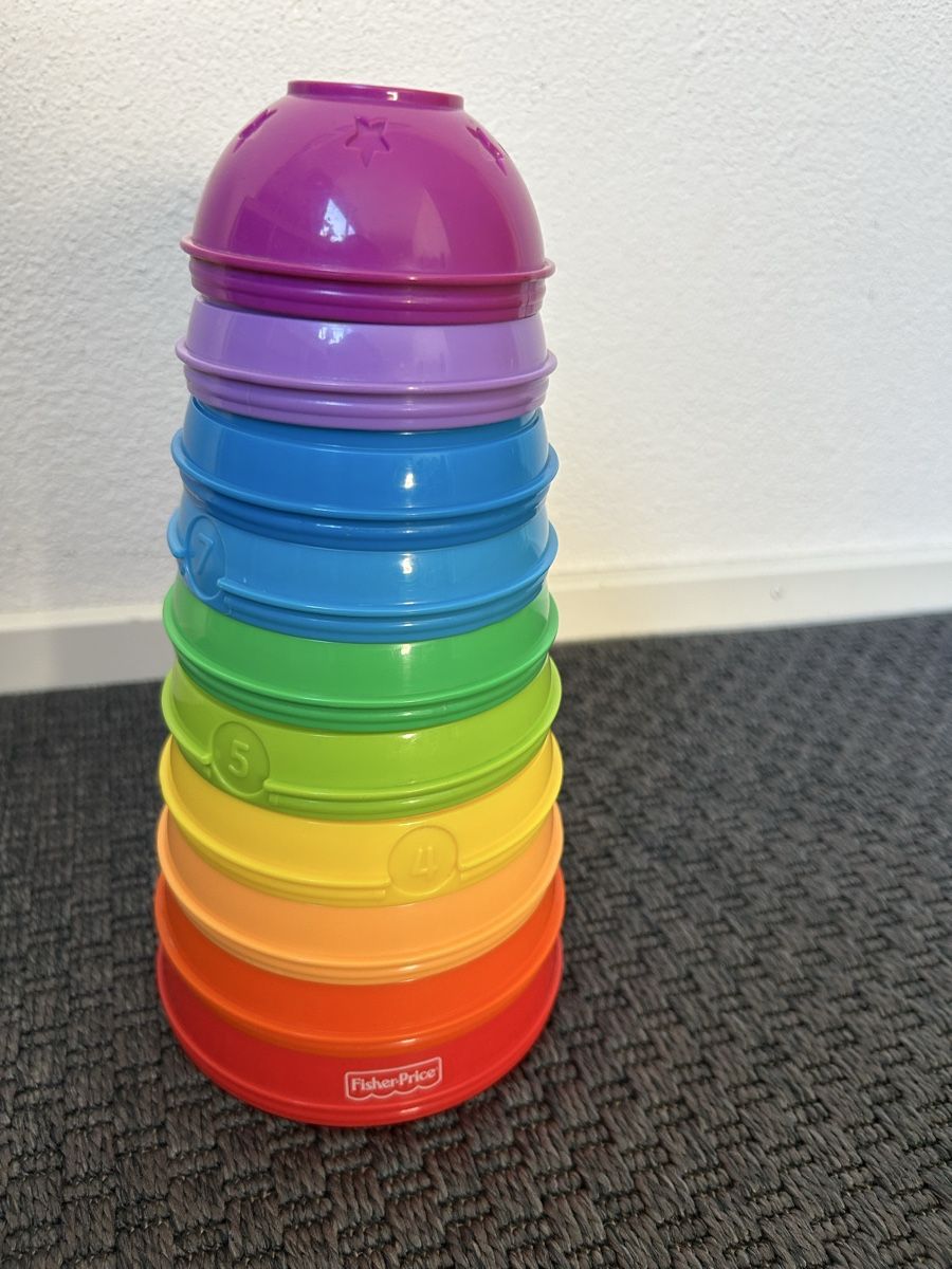 Fisher-Price Jouets: Fisher-Price stacking cups rainbow set good condition – D'occasion à Zürich par mar_d7zz