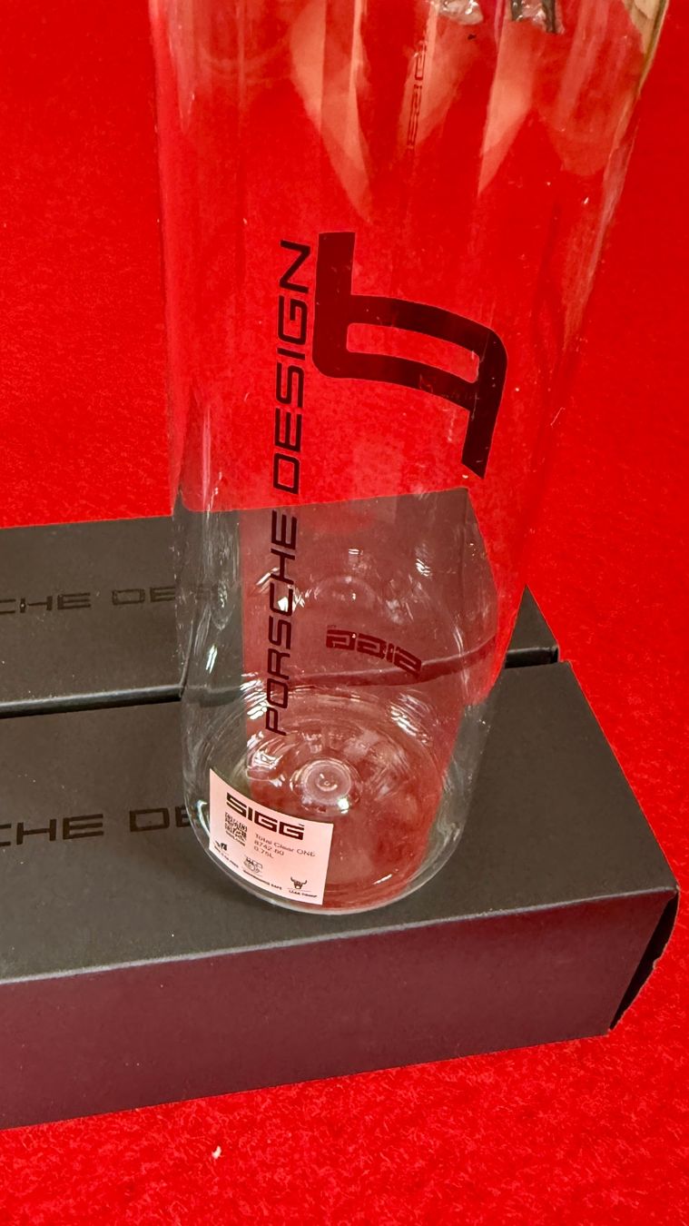 Sigg Gourdes & Thermos: PORSCHE DESIGN Trinkflasche ^total clear^ SIGG Versand 9Fr – Neuf avec emballage d'origine à Heiligenschwendi par Bgb623 5