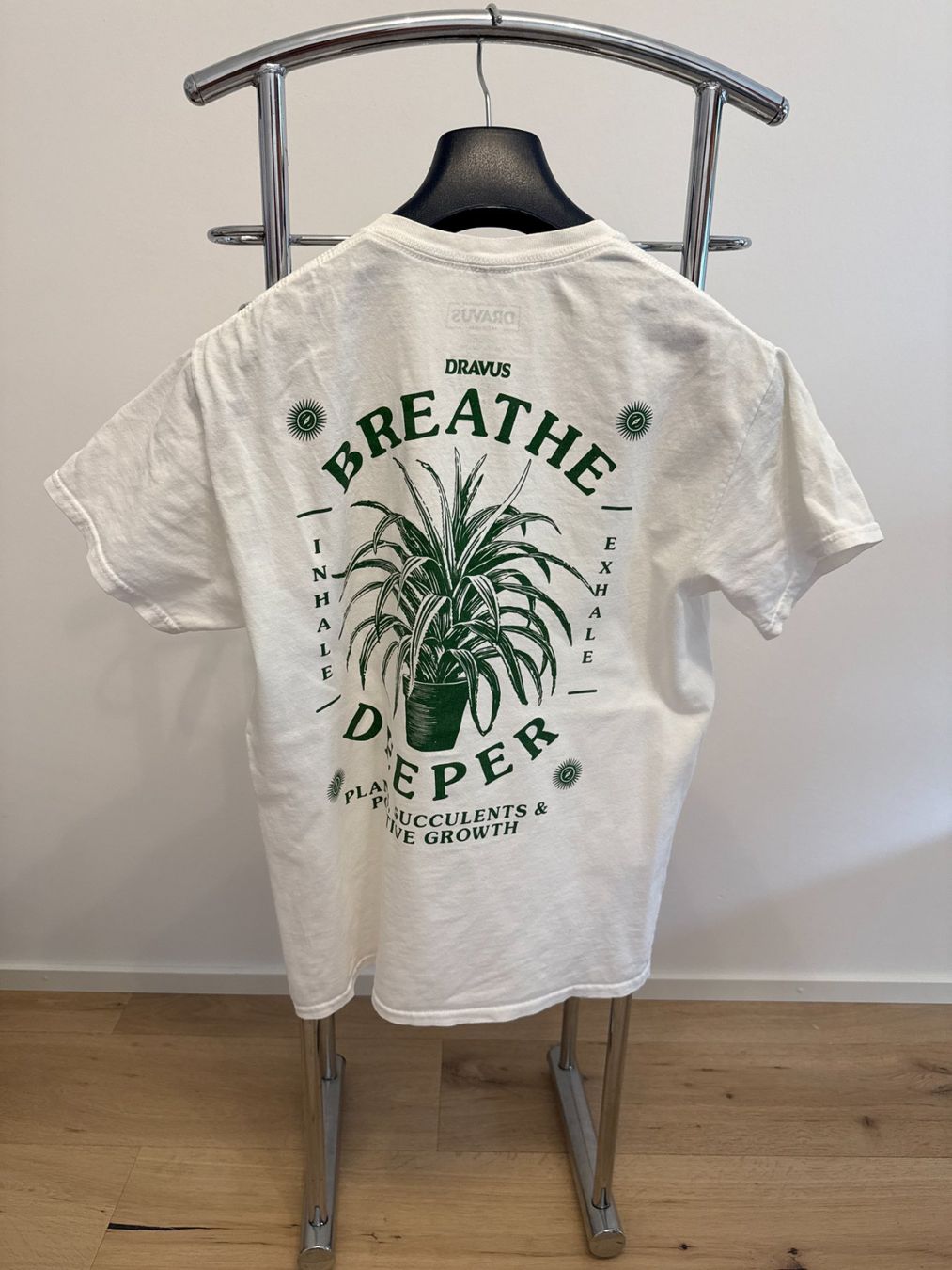 T-shirt: Weisses Dravus T-Shirt Gr. M – Usato da Fällanden venduto da ala_k7vk 1