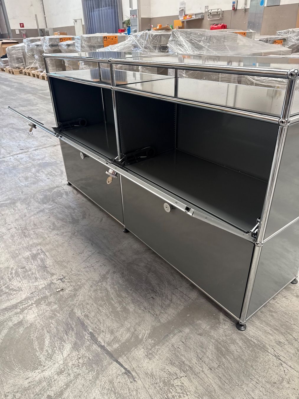 USM Étagères: USM Haller Sideboard 2x3 Mittelgrau Top Zustand – D'occasion à Balsthal par Designhaus.Schmitt 6