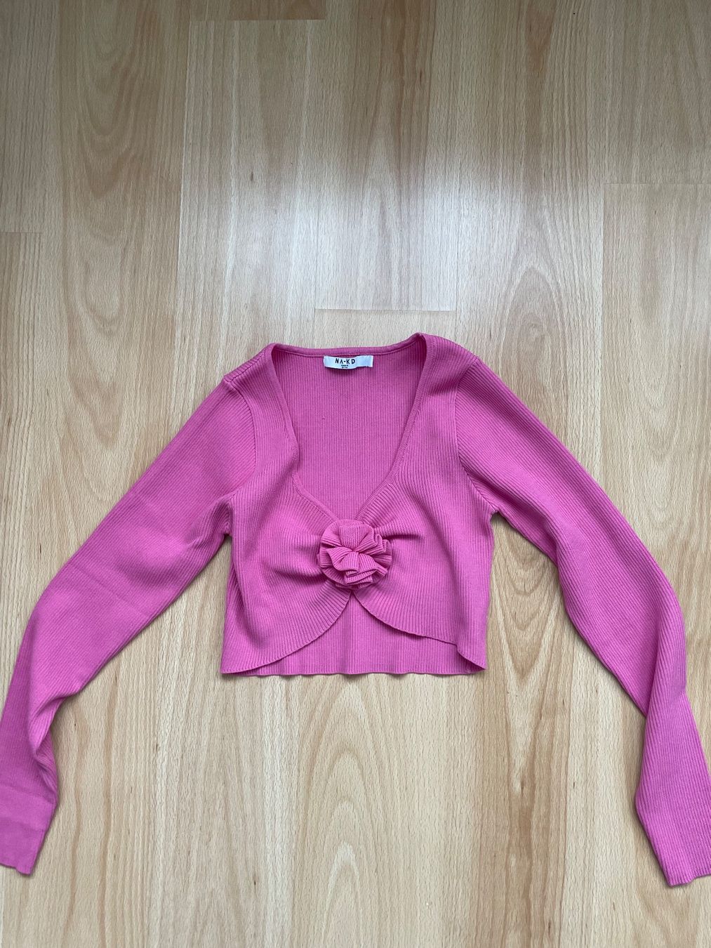 Na-kd Maglioni & Felpe: Pinker Na-kd Cropped Pullover mit Blumendetail, Gr M, neu – Nuovo (secondo la descrizione) da Zürich venduto da Pony74 4