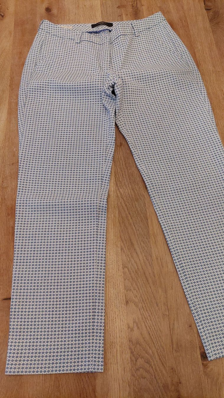 Max Mara Pantaloni: Weekend Max Mara Hose, Slim Cigarette, hellblau gr 36 – Usato da Gwatt (Thun) venduto da Letzte-Chance-III