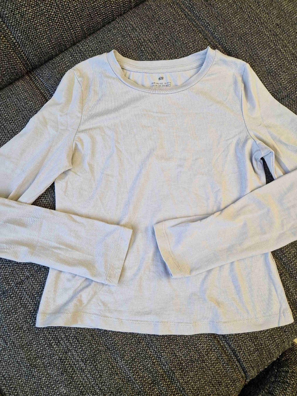 H&M Blusen, T-Shirts & Tops: H&M Langarmshirt, Gr. 146/152 – Gebraucht aus Zollikerberg von nmonika