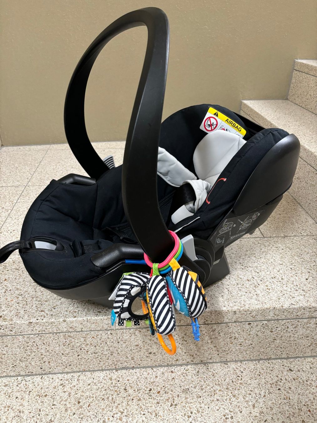 Stokke Seggiolini per auto: Stokke Autositz iZi Go Modular X1 BeSafe Black – Usato da Rüschlikon venduto da siyado 1