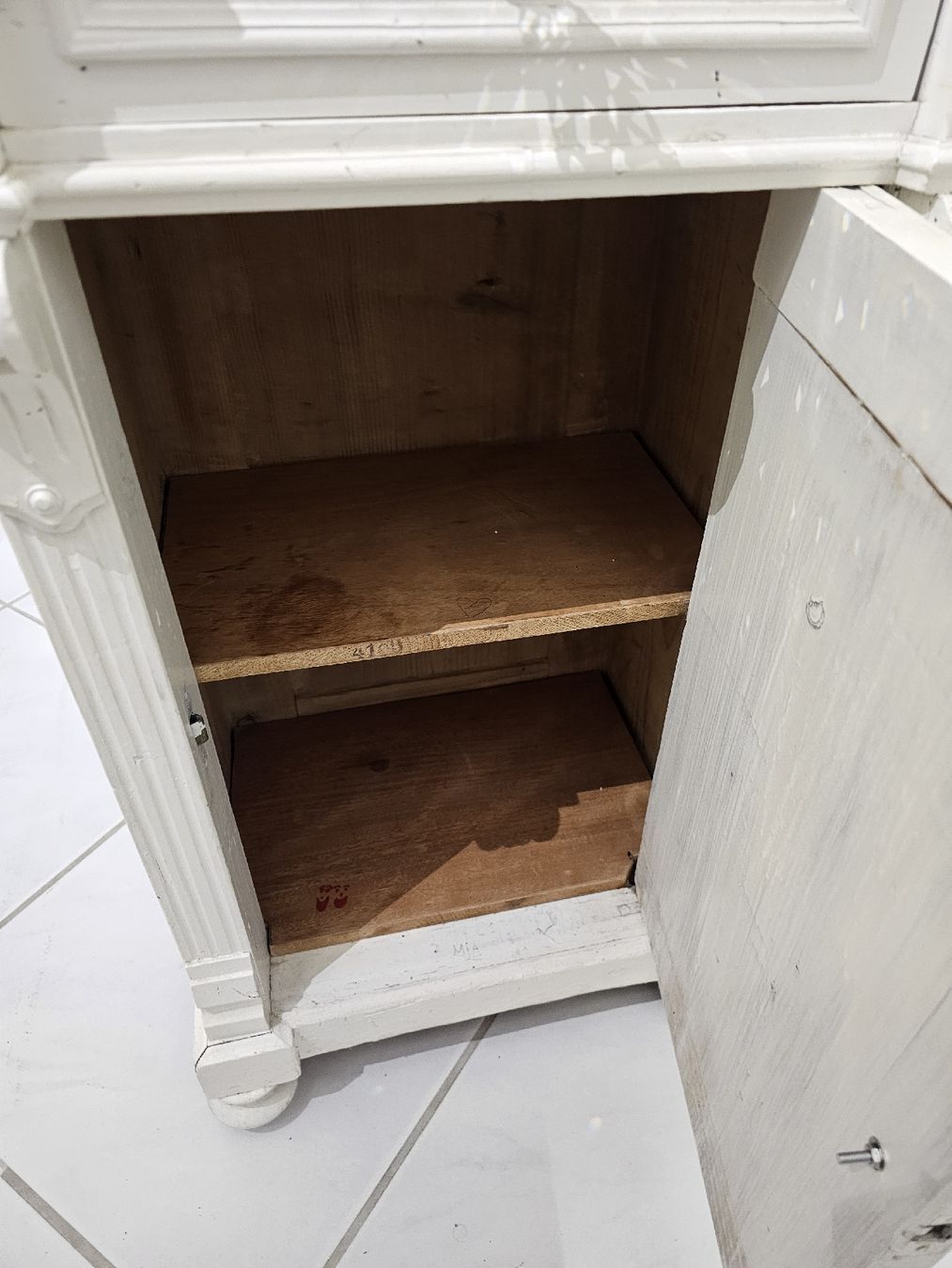 Comodini: Antikes Nachttischchen Shabby Chic weiss – Usato da Obergerlafingen venduto da Deluxepoint 4