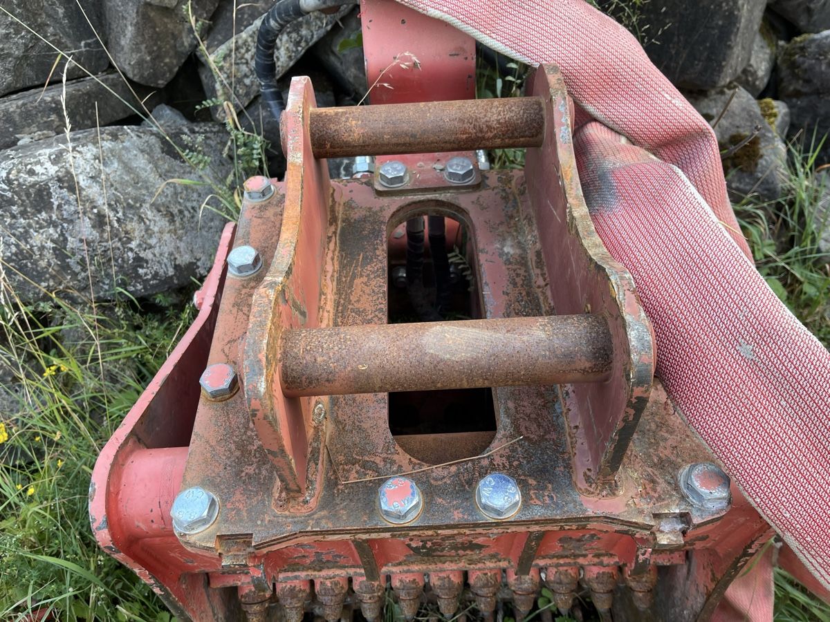 Toutes les machines: Godet concasseur  – D'occasion à Champéry par fanfouet74 4