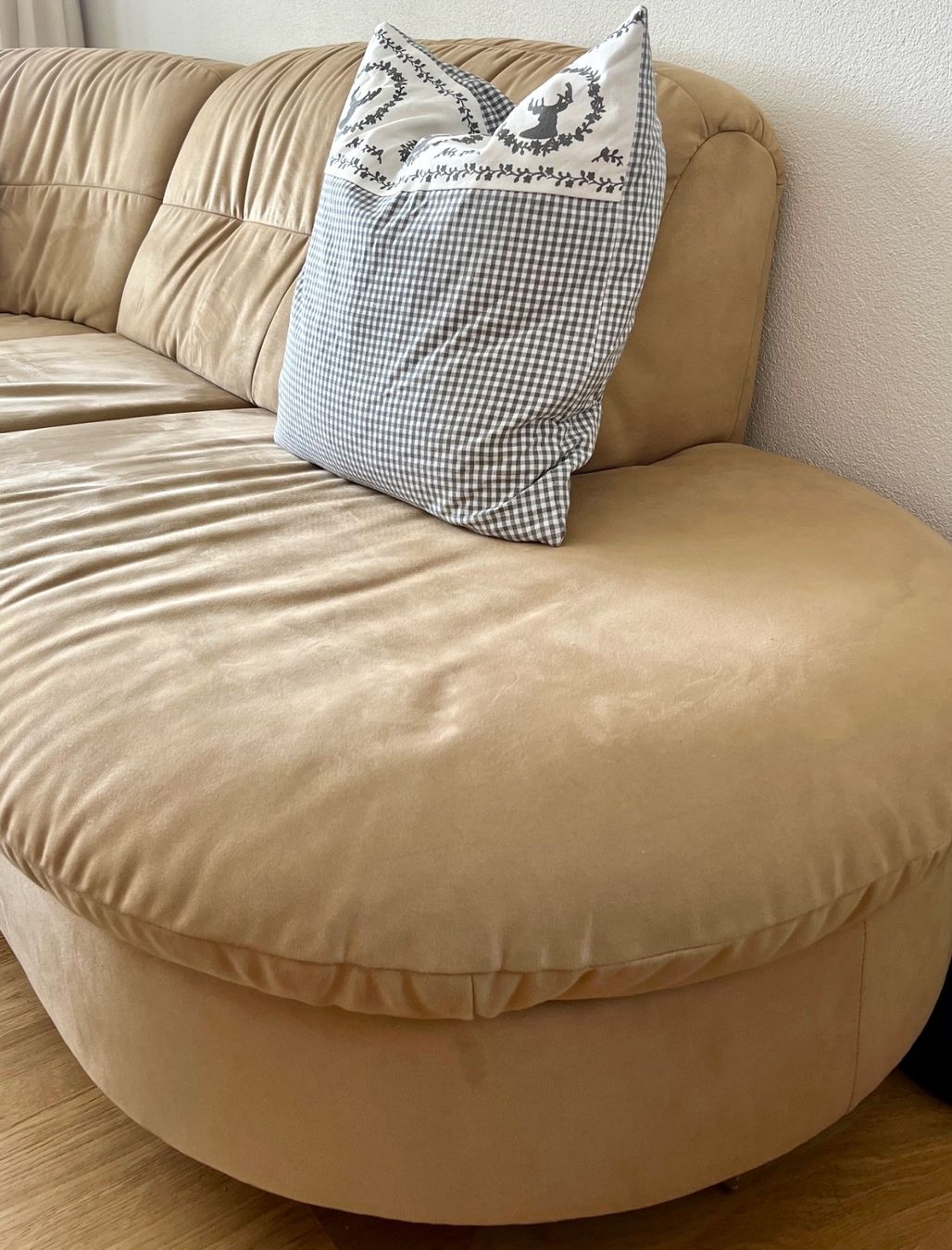 Divani: Ecksofa beige – Usato da Malans GR venduto da Aadalina 4