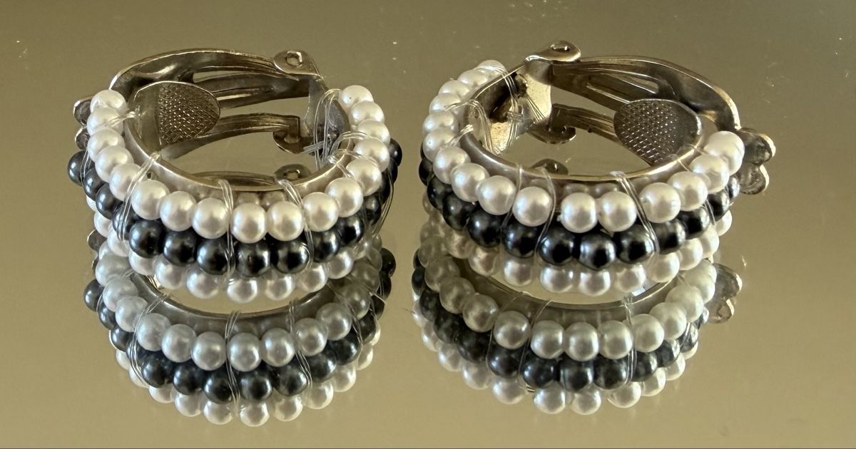 Ohrringe & -stecker: Vintages clips – Gebraucht aus Binningen von Sophiescloset