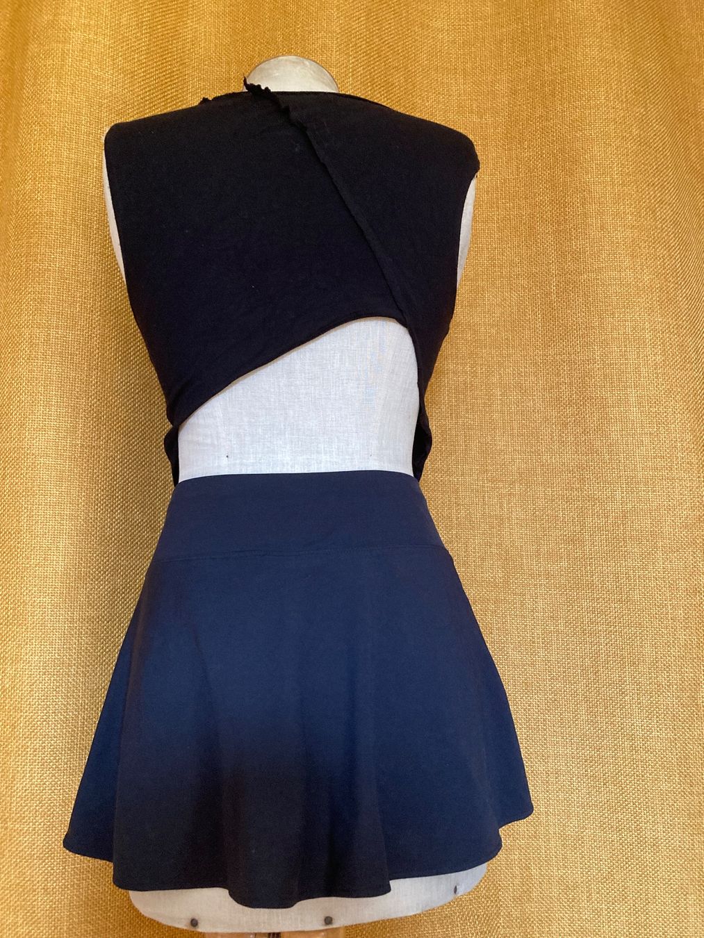 Kleiderpakete: ensemble original de styliste jupe et haut – Gebraucht aus Ardon von hel_2sxp 1