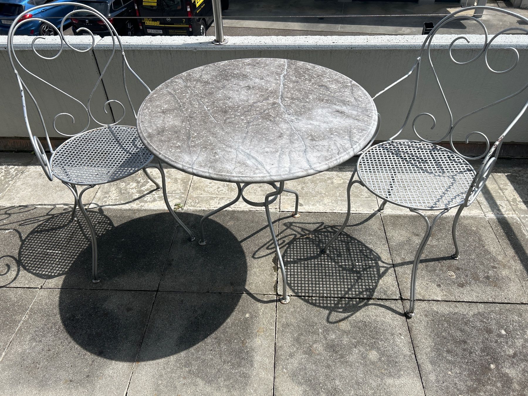Tischset: Granittisch und 2Stühle – Gebraucht aus Wolhusen von STUR11 2