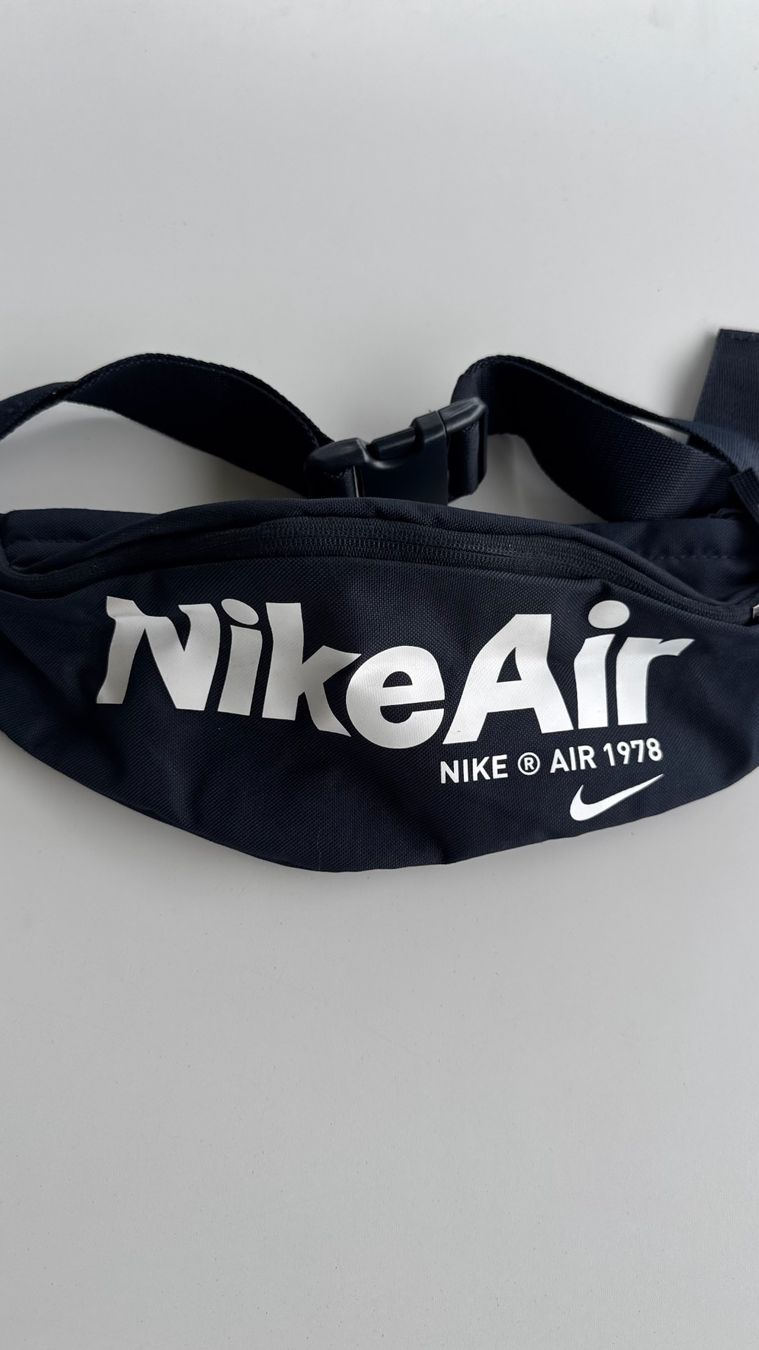 Nike Taschen: Nike Air Bauchtasche schwarz – Neu (gemäss Beschreibung) aus Berneck von lif_j9wl 1