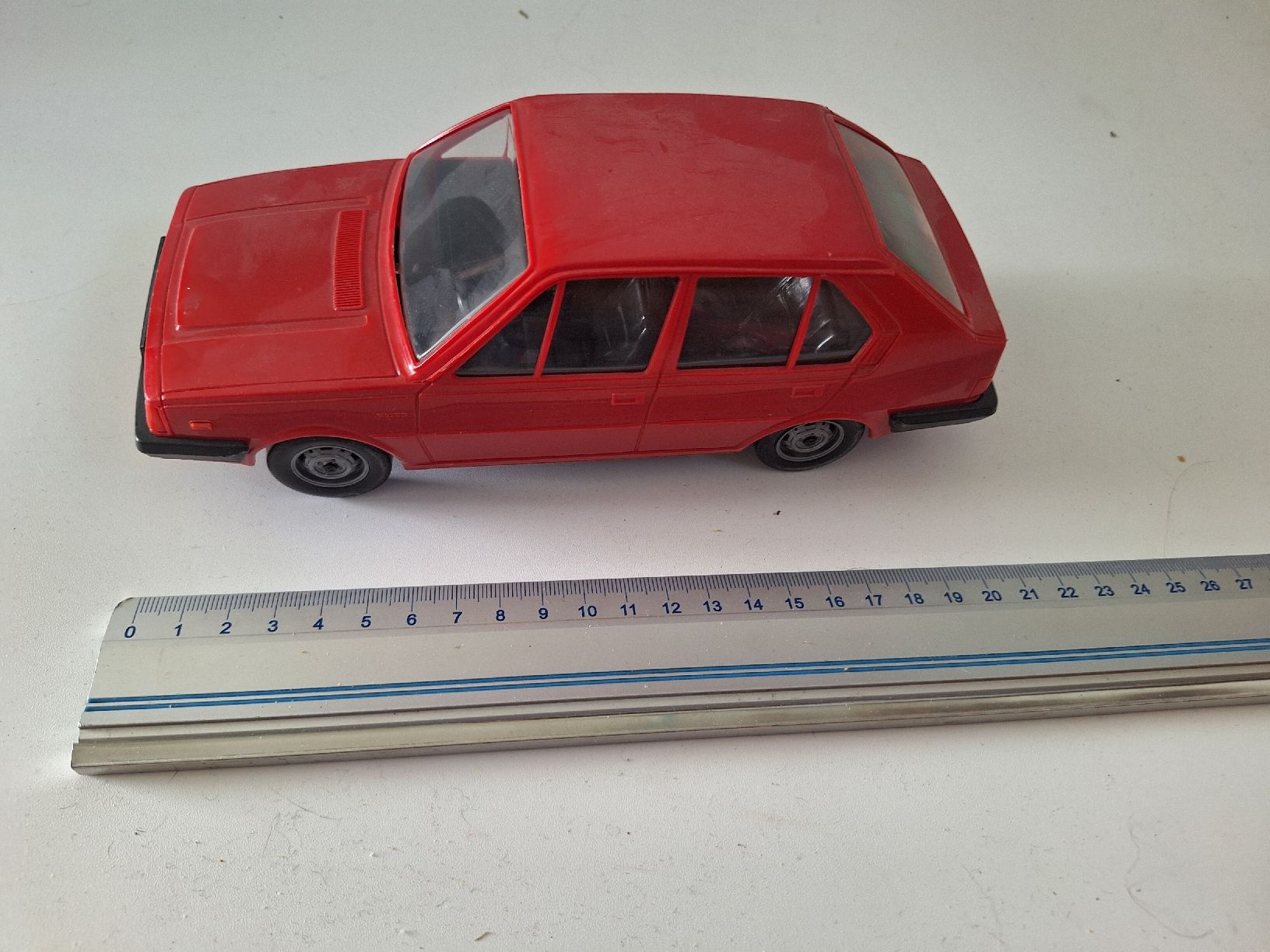 Volvo Modellini d'auto: Volvo 345 GLS Modellauto – Usato da Künten venduto da Dfog