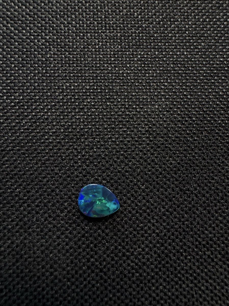 Pierres précieuses: Black Opal 0.75ct – Neuf avec emballage d'origine à Wängi par Horus90