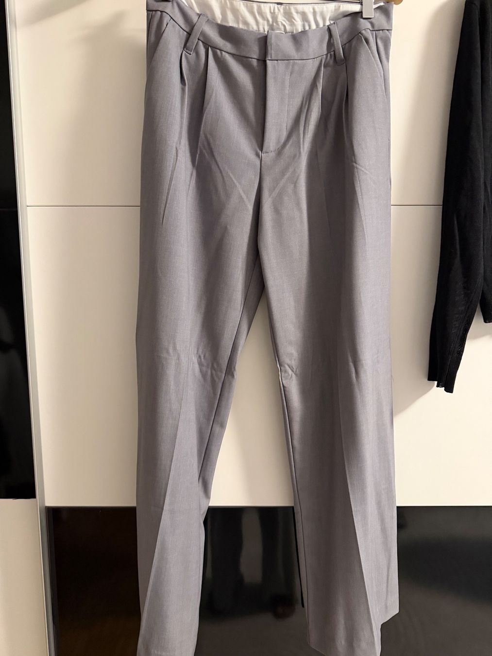 H&M Pantaloni: H&M Bunfaltenhose Gr.38 – Nuovo (secondo la descrizione) da Ostermundigen venduto da anja046