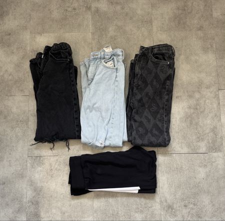 Schicke Mädchen Hosen im Set! Grösse 146/152, Top Zustand!