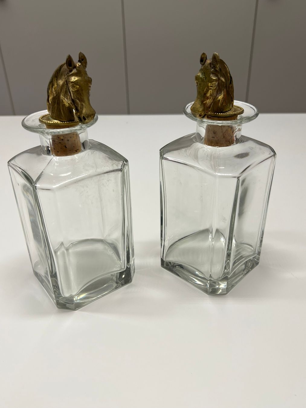 Alle Dekorationen: Pferde-Whiskey-Flaschen-Wandhalter antik – Gebraucht aus Zürich von Sebi999 1