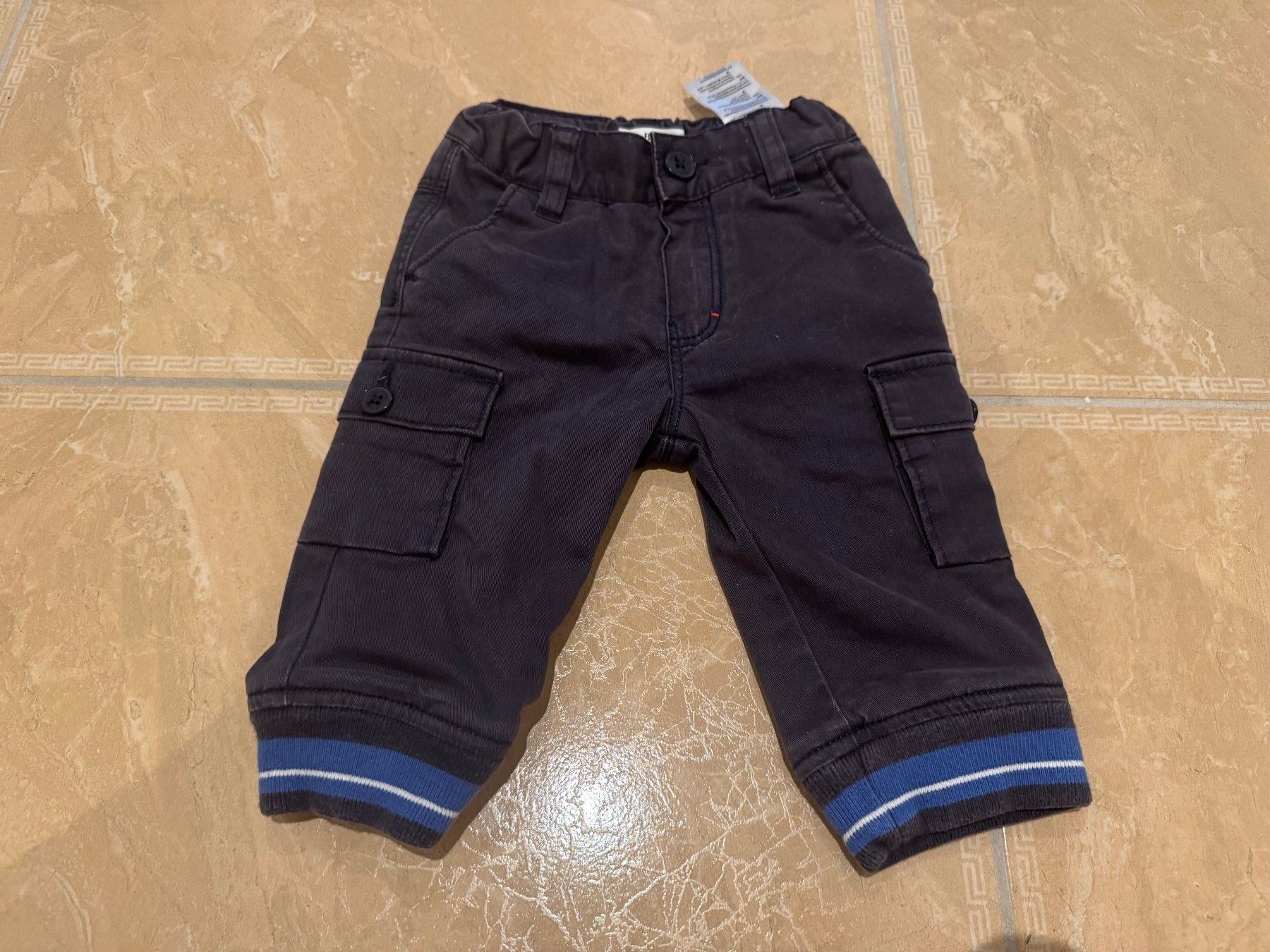 Hugo Boss Pantaloni: Hugo Boss wärmere Hose, 6Mt 68 – Usato da Klingnau venduto da Markus14