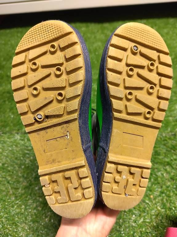 Schuhe für Jungen: Gummistiefel Regenschirm Grösse 33 – Gebraucht aus Zürich von RaffaelaT 1