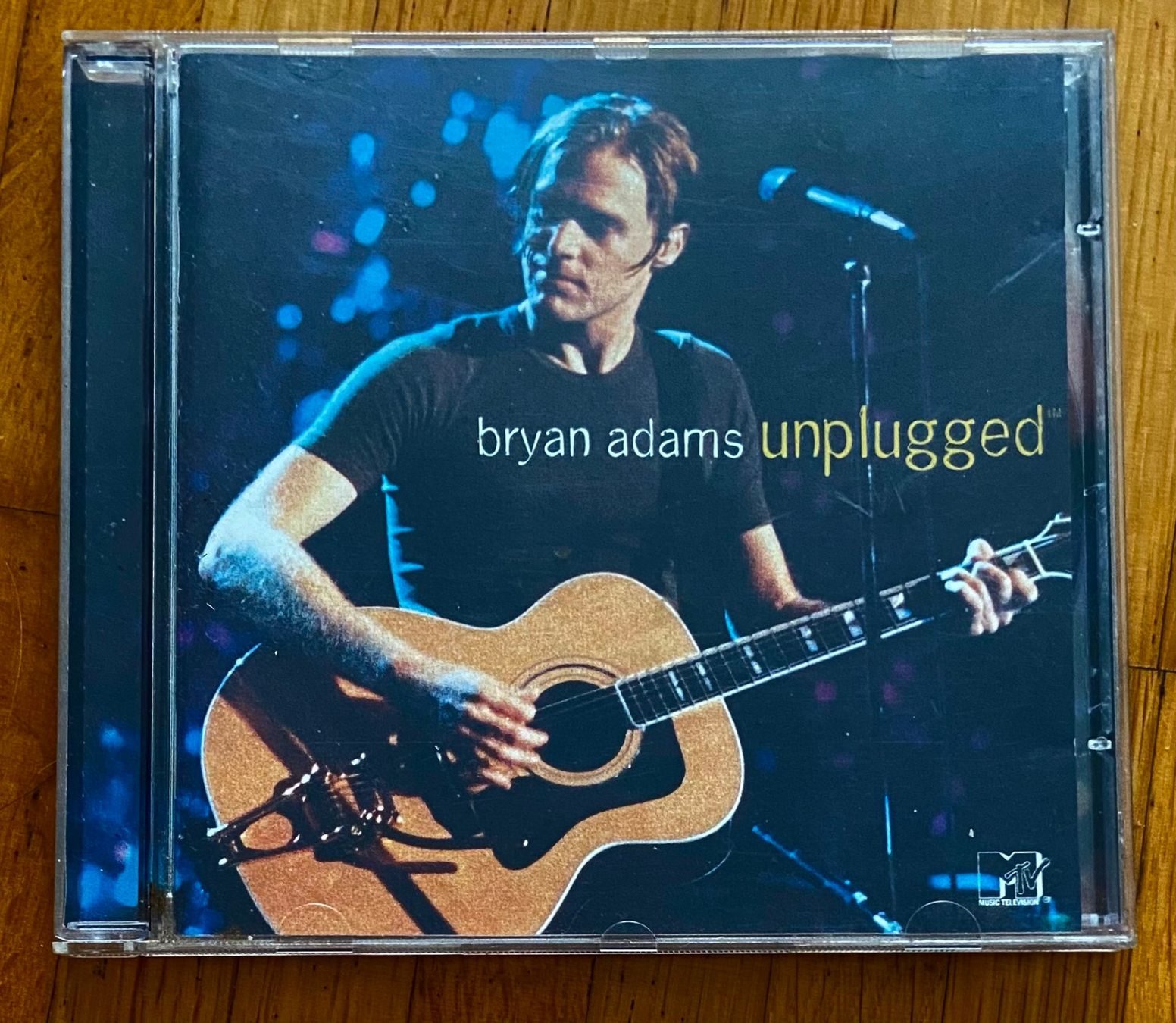 CD: bryan adams CD unplugged – Usato da Luzern venduto da Lycka