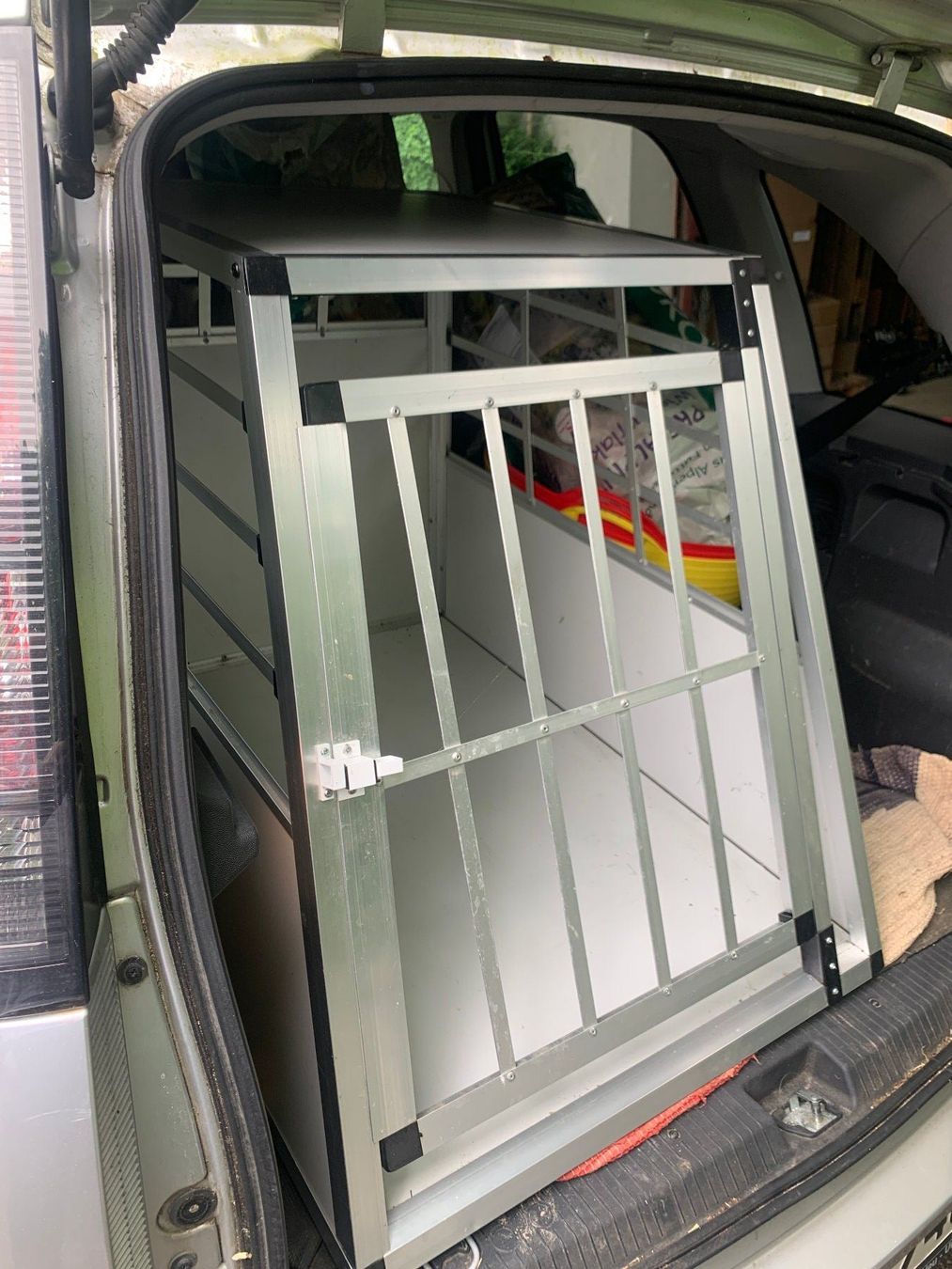 Cucce & Letti: Hunde Transportbox fürs Auto – Usato da Sisseln AG venduto da mgh_2zn2