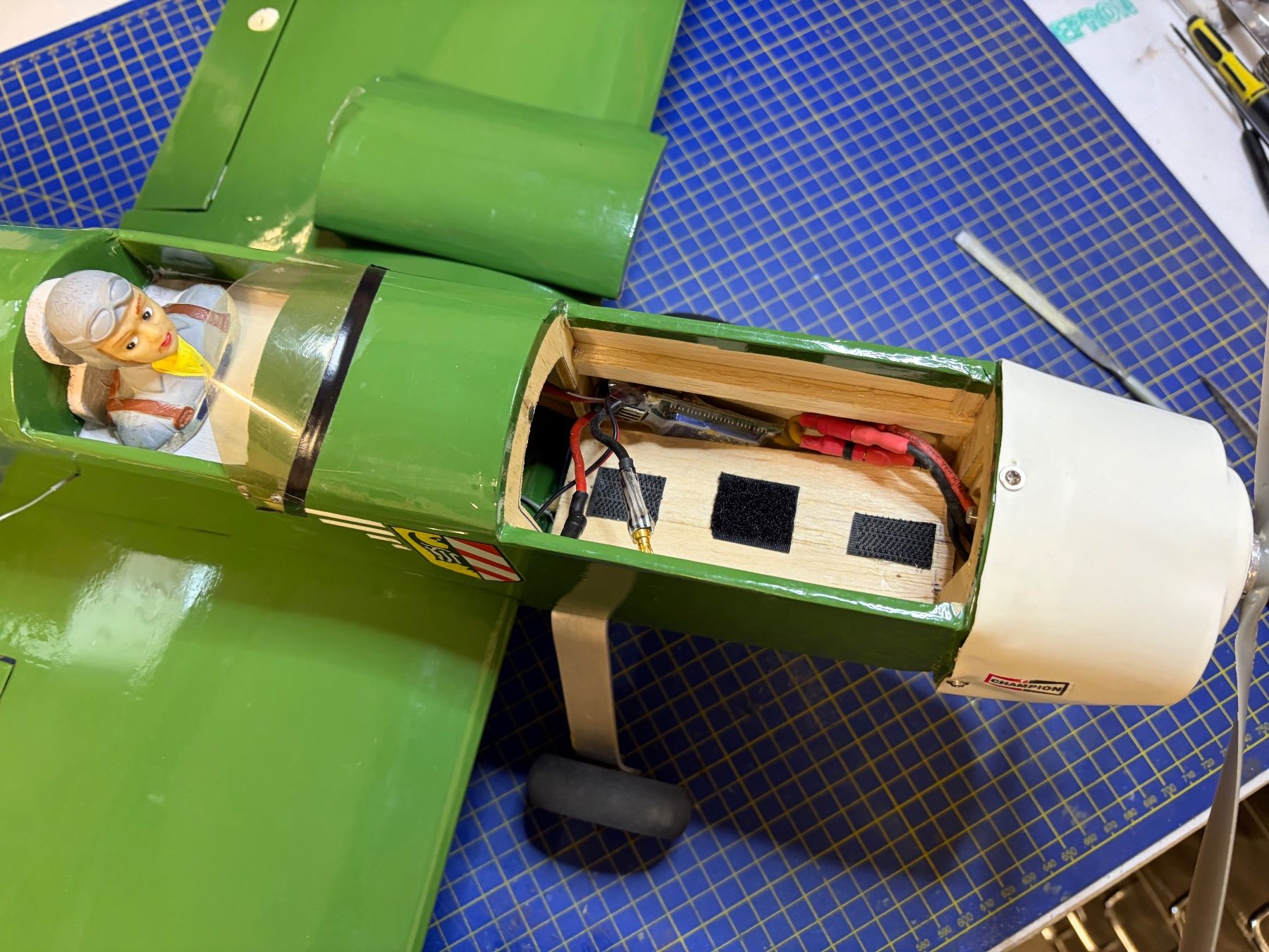 Modellismo RC: Schönes, grünes RC-Flugzeug , Oldtimer x2 – Nuovo (secondo la descrizione) da Glattbrugg venduto da Olio7 2