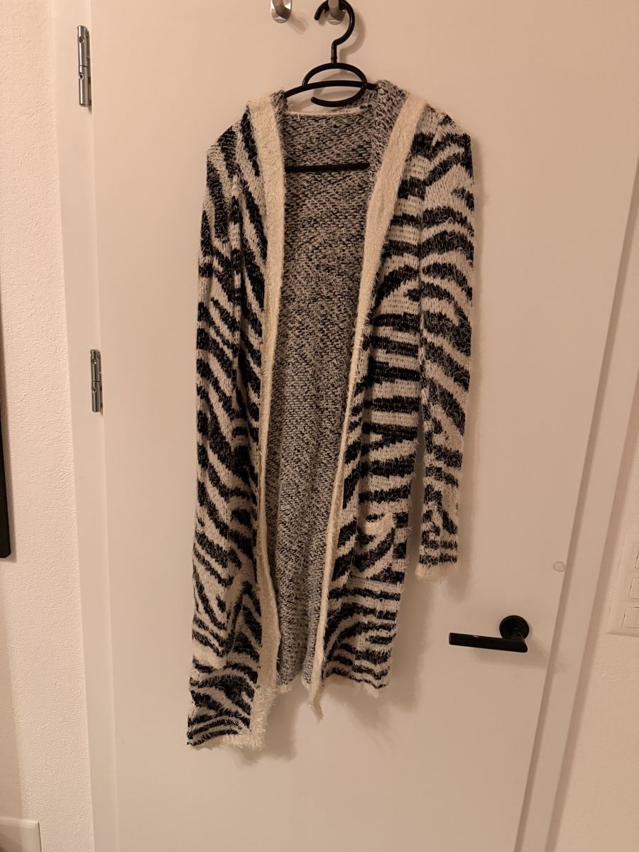 Pullover & Sweatshirts: Pulli – Gebraucht aus St. Niklaus VS von jas_13