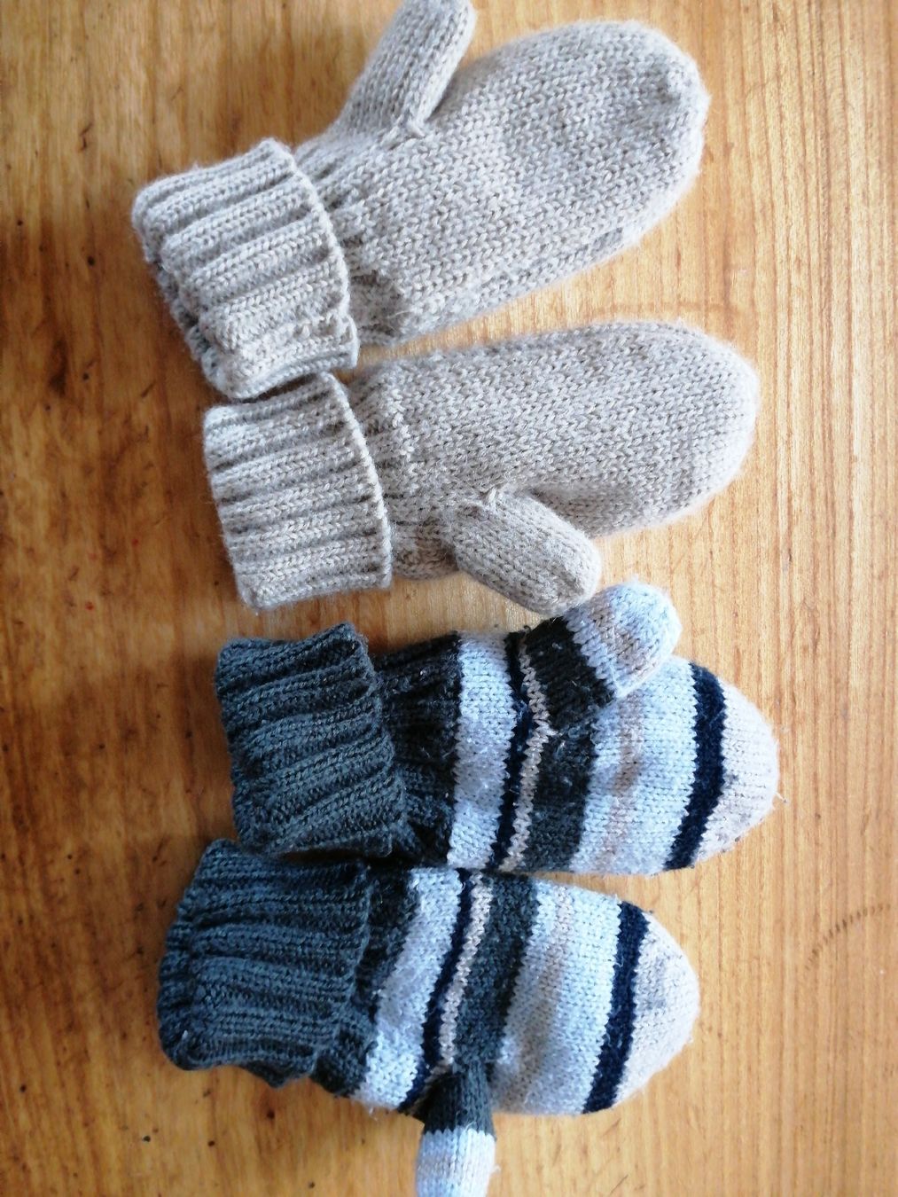 Guanti & manicotti: Handschuhe 6-12Monate alt – Usato da Schwellbrunn venduto da Chnobli13 1
