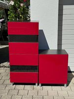 Vitrine, zweiteilig, dunkelrot, hochglanz (Ikea)