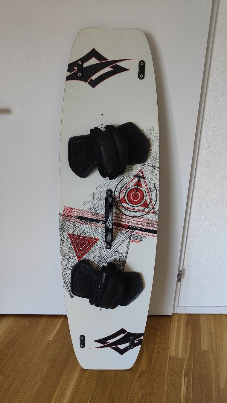 Naish Aquilone: naish haze freeride kiteboard mit bindung 132/39 – Usato da Liestal venduto da Maski11