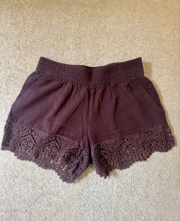 H&M Shorts, bordeauxrot, Gr. 34