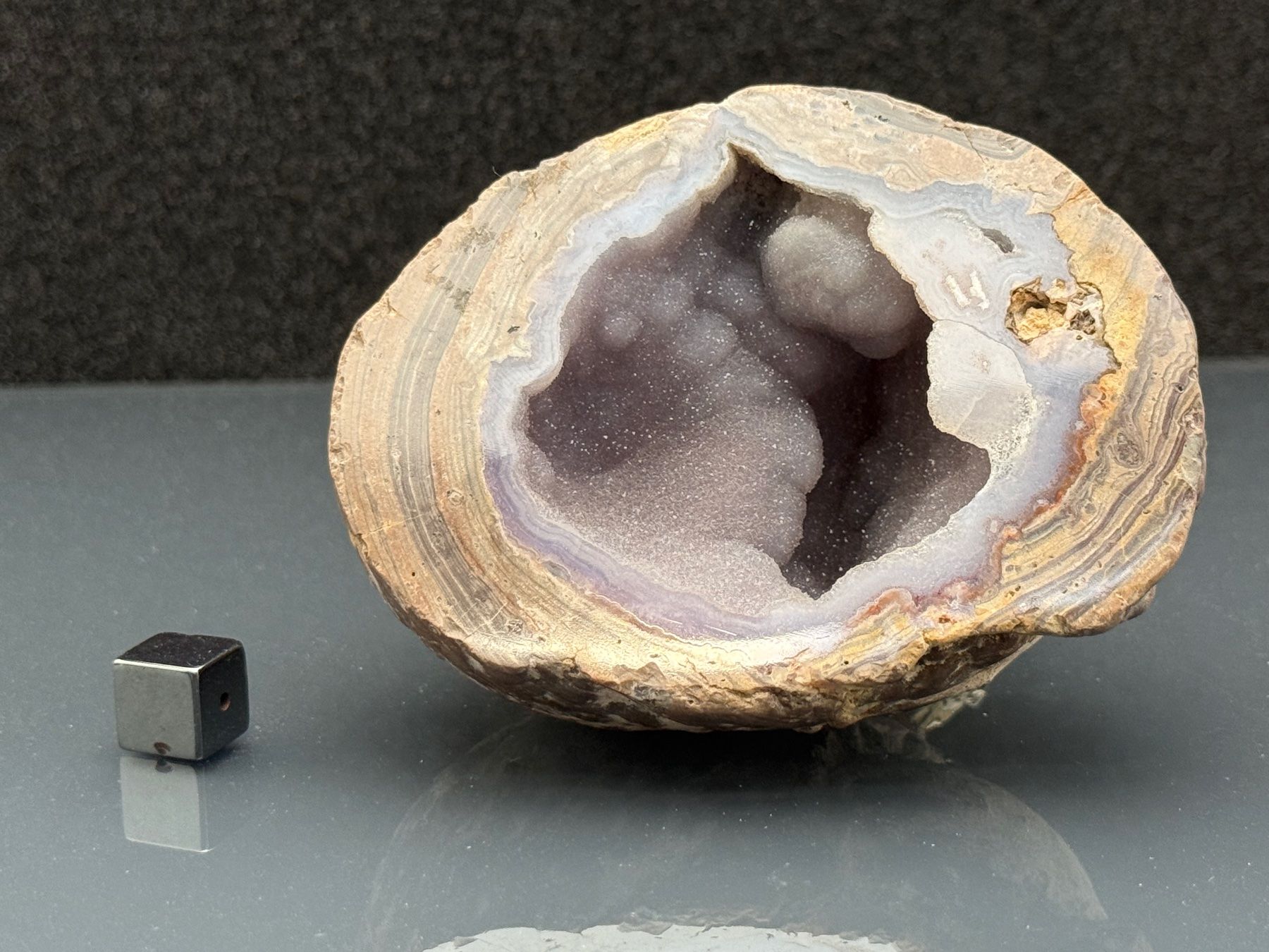 Minéraux & Lithothérapie: Agate (chalcedony) geode with drusic quartz – D'occasion à Vésenaz par RMShop 1
