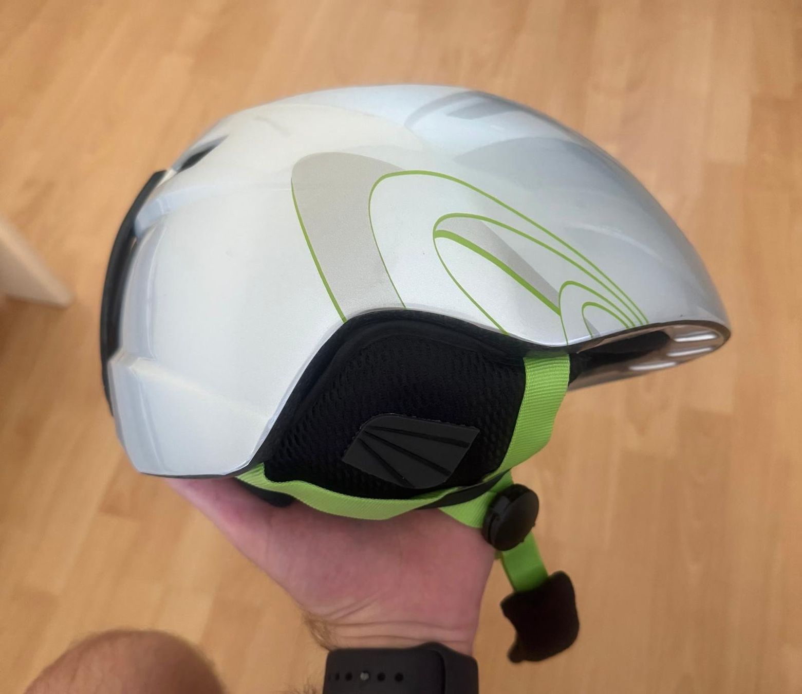 Caschi: Skihelm und Brille – Usato da Luzern venduto da Pasq71