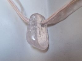 belle Kunzite sur ruban