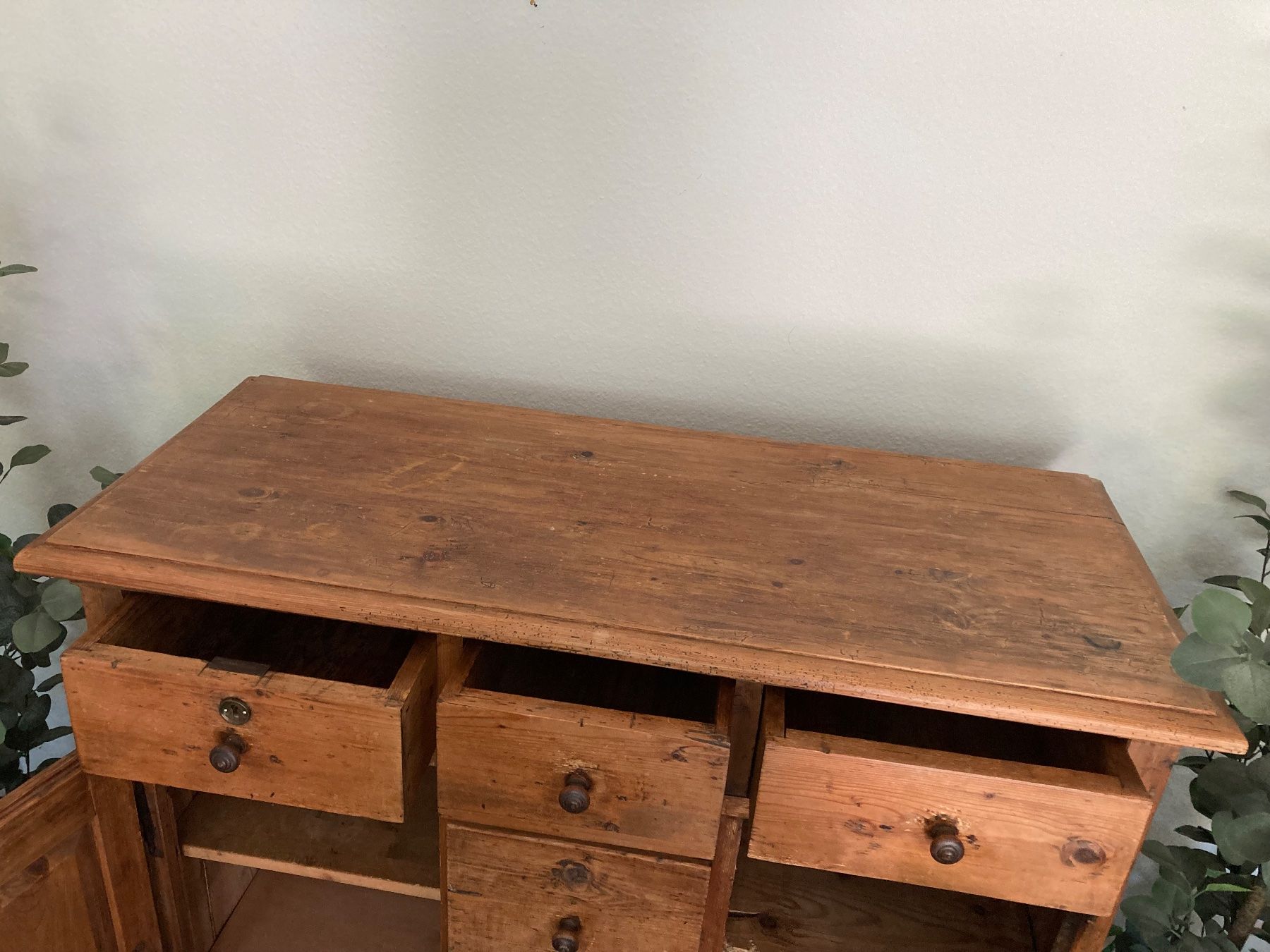 Commodes: Antike Kommode/Schrank Holz massiv – D'occasion à Bottmingen par Laternenlicht 2