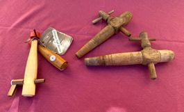 3 alte Holz-Zapfhahen für Wein und Bierfass